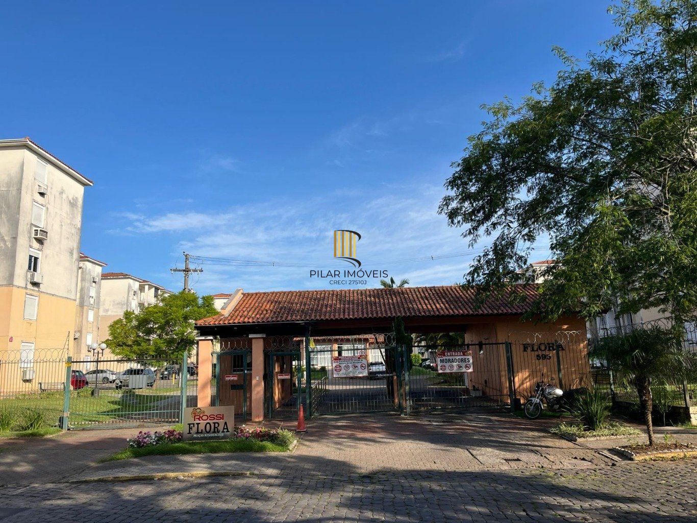 Apartamento Térreo com 3 quartos, vaga, piscina e elevador no bairro Humaitá.