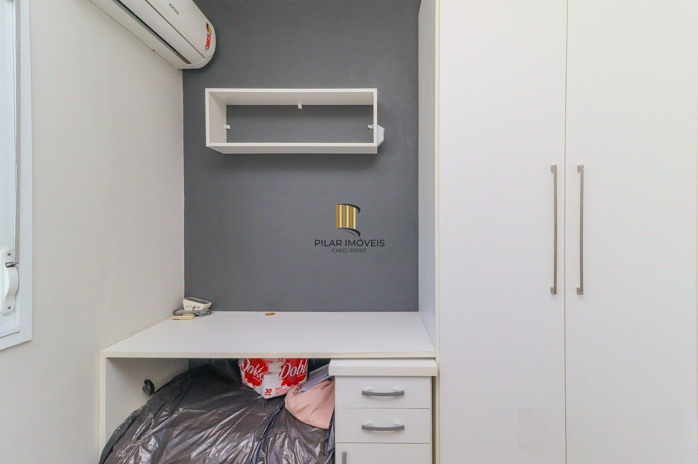 Apartamento de 3 dormitórios e 1 vaga de garagem no bairro Azenha/Porto Alegre.