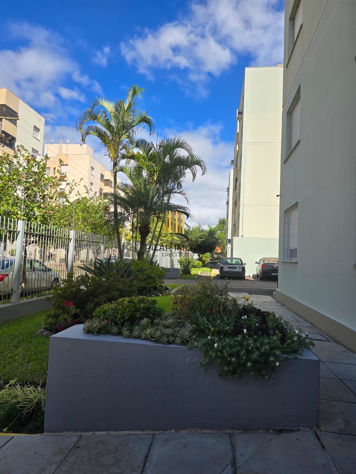 Apartamento de 2 dormitórios, 1 vaga, elevador no bairro Sarandi