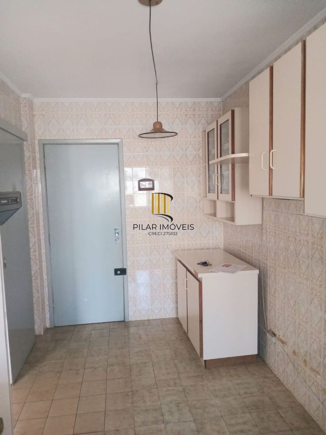 Apartamento de 2 quartos e elevador em Canoas.