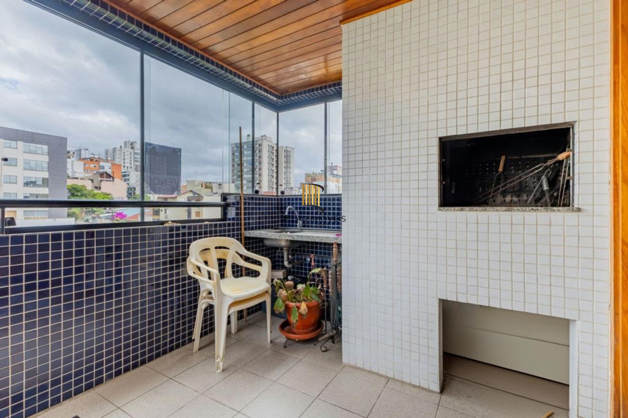 Apartamento com 3 quartos, 1 suíte, 3 vagas e elevador no Bairro São João.