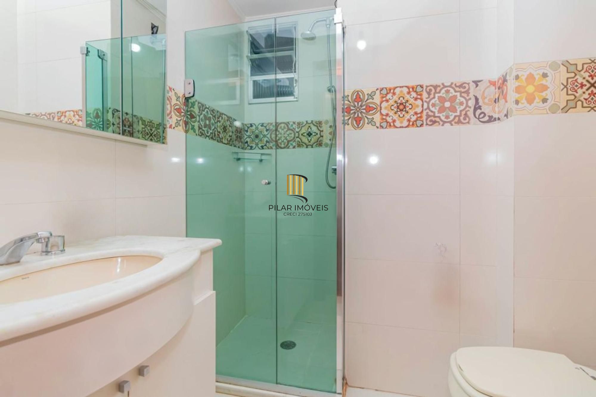 Apartamento 3 quartos, 1 suíte, 2 vagas no Petrópolis.