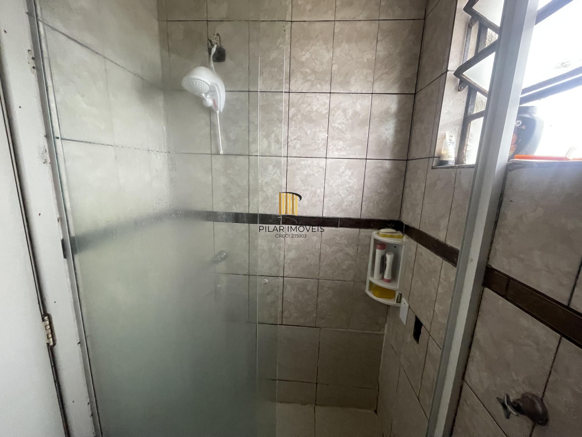 Apartamento com 66 m2 localizado na Rua Abaeté no Bairro Sarandi