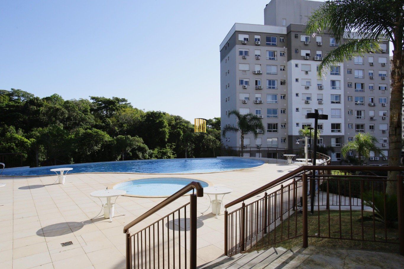 Apartamento 2 Dormitórios com Elevador e 2 Vagas à Venda no Jardim Carvalho