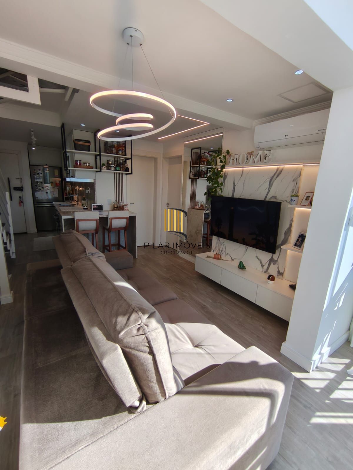 Cobertura duplex 3 dormitórios com terraço e vaga em Cachoeirinha