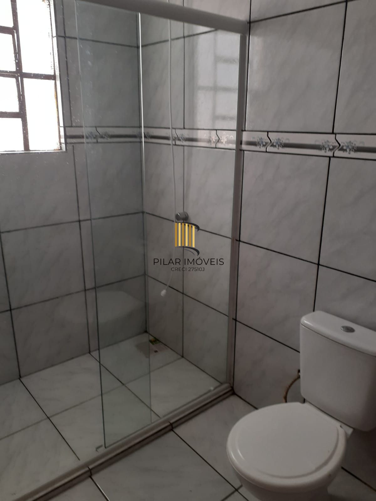 Duas Casas no Mesmo Terreno com 169m² e Entradas Independentes