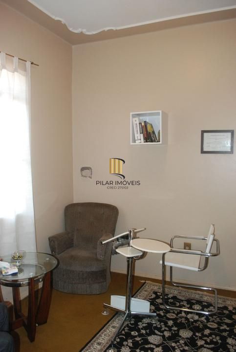 Casa com 4 Quartos e 4 vagas de garagem no Bairro Vila Ipiranga