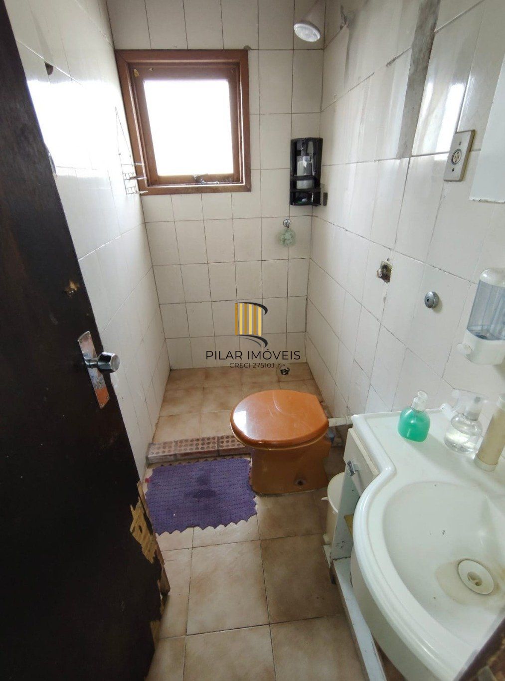Casa com 3 Quartos, 3 Banheiros, 2 vagas No Bairro Nonoai.