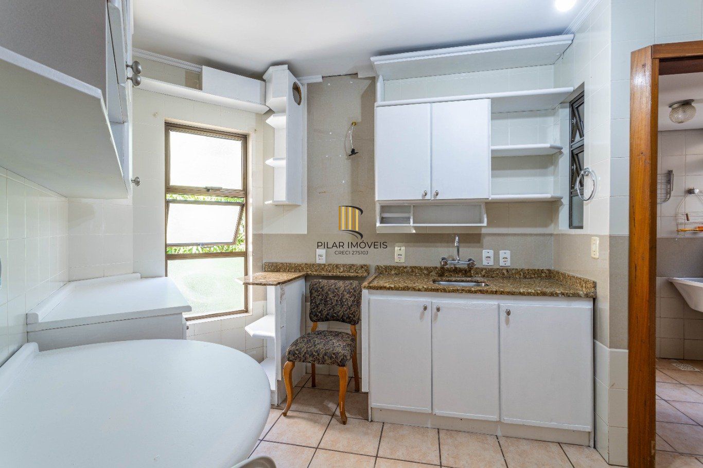 Apartamento com 2 dormitórios (1 suíte) e 1 vaga no Bairro Bela Vista