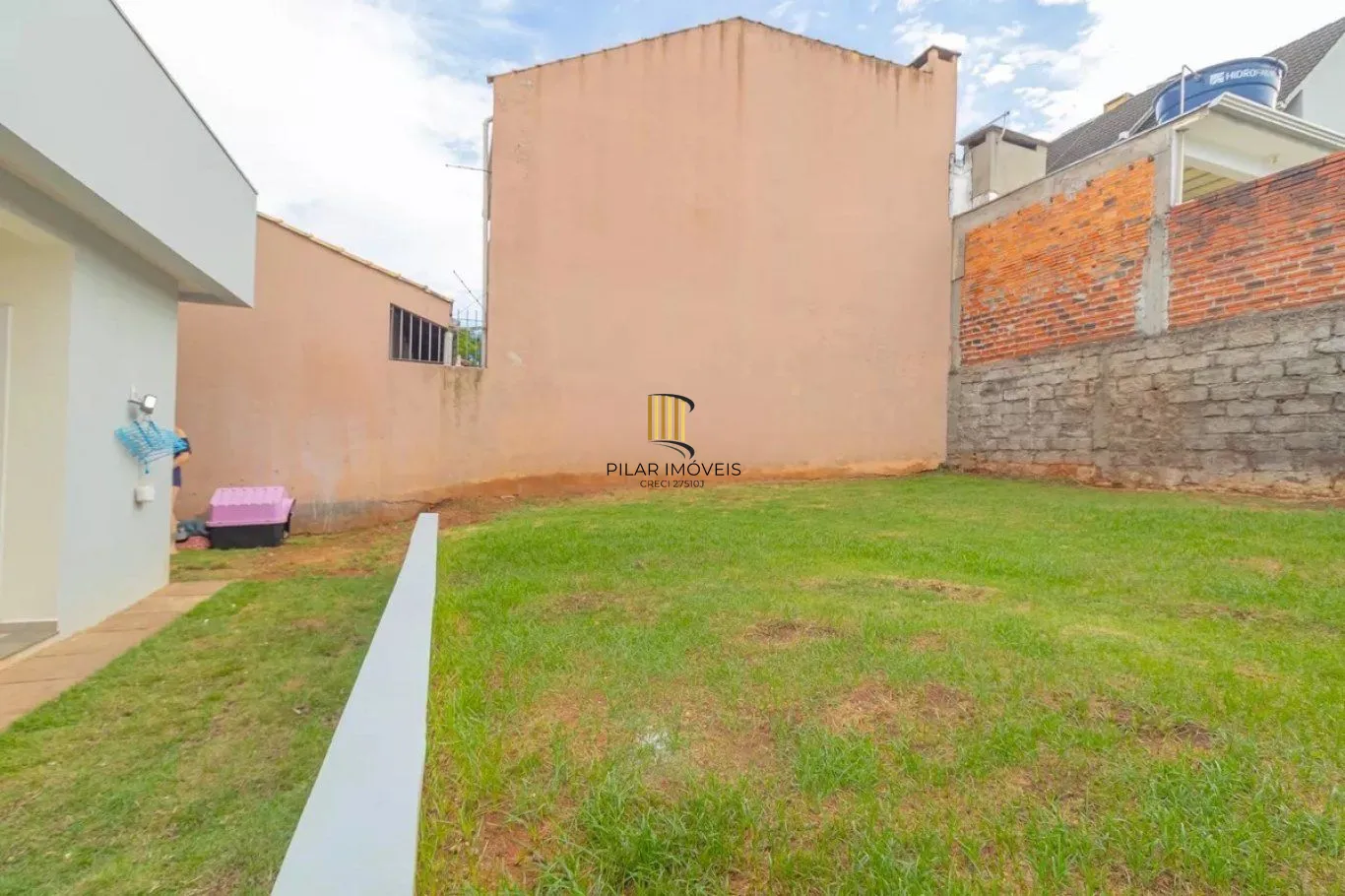 Casa de 3 dormitórios e 3 vagas de garagem em Canoas.