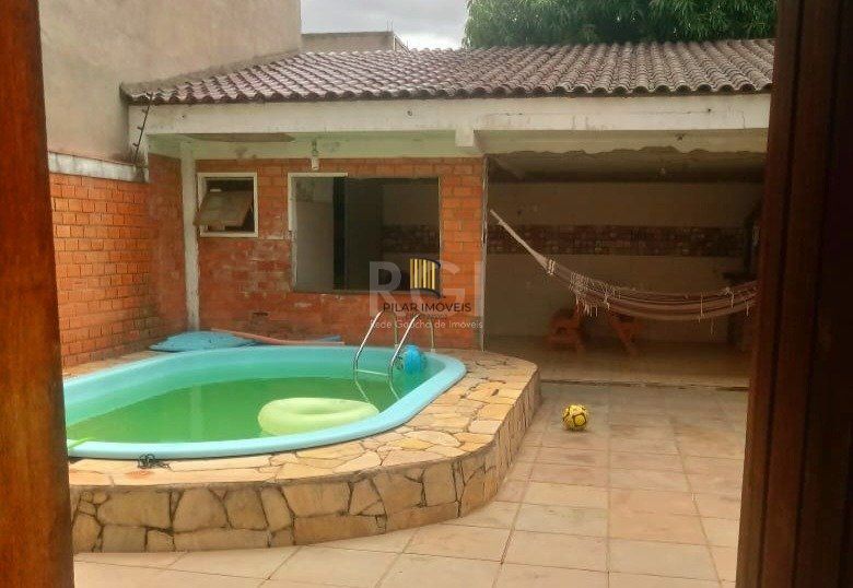 Casa  com piscina 3 dormitórios e 2 Costa e Silva Zona Norte de Porto Alegre