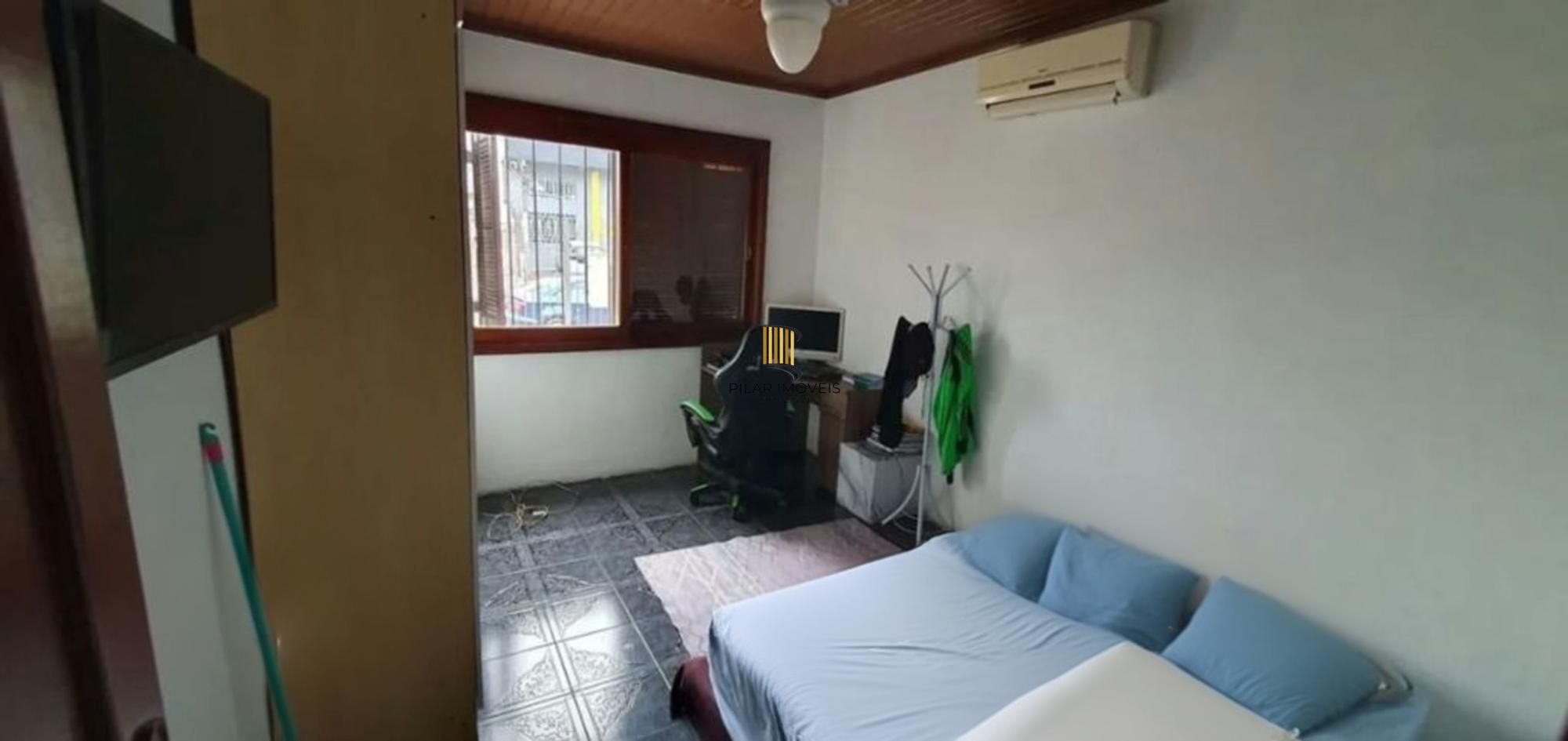 Casa com 5 quartos, piscina e 3 vagas de garagem em Canoas.