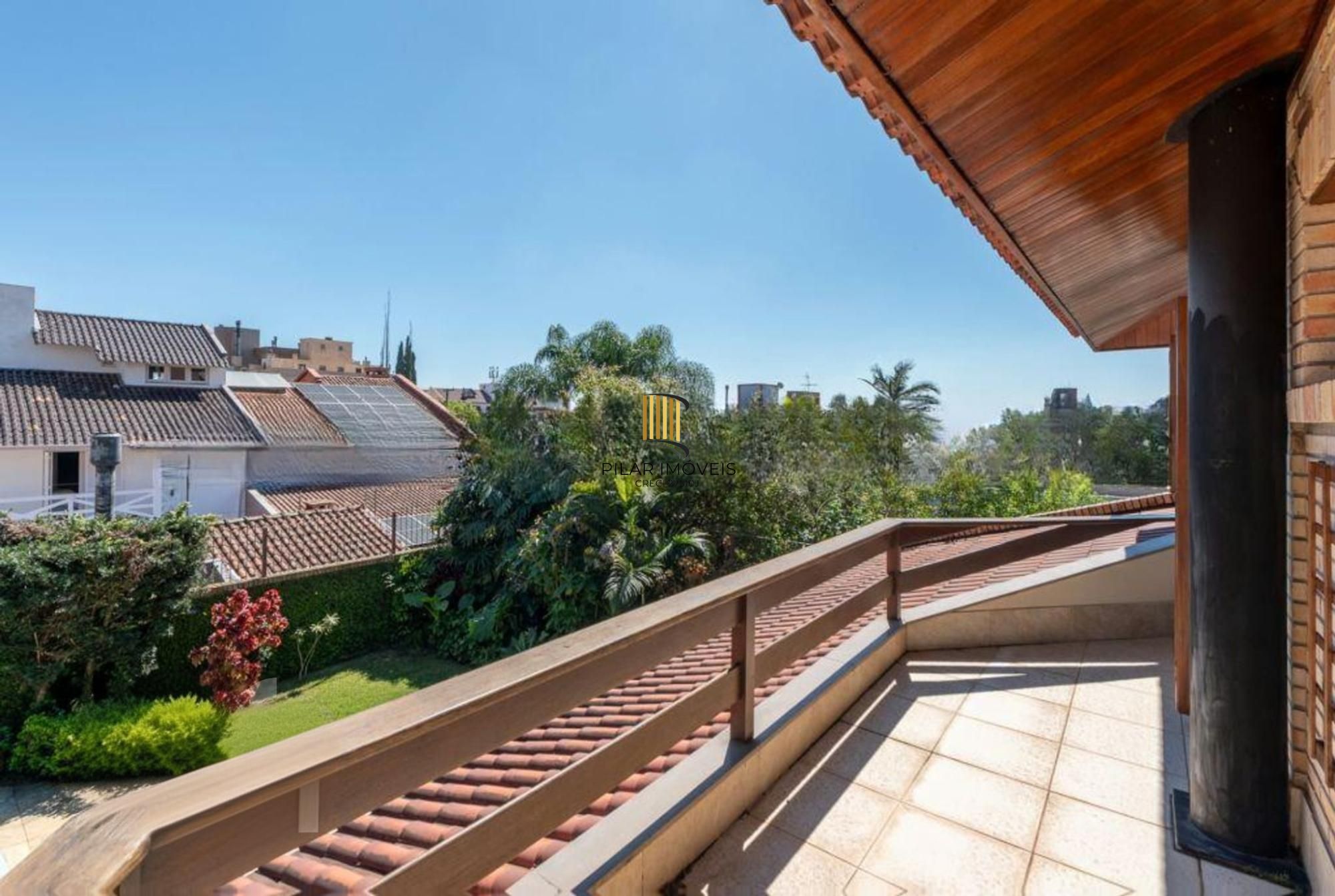 Casa com 5 dormitórios, 2 suítes, 2 vagas,360m² à venda no Jardim Itu Sabará.