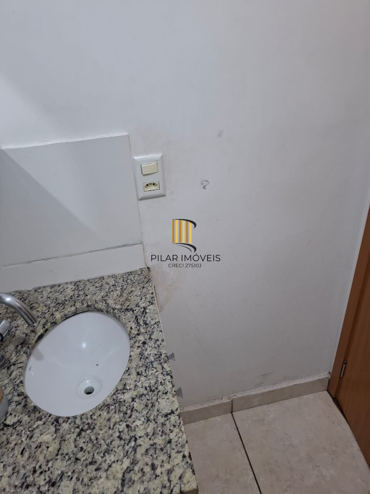 Apartamento 2 dormitórios 1 vaga no condomínio Laçador, Jardim Leopoldina