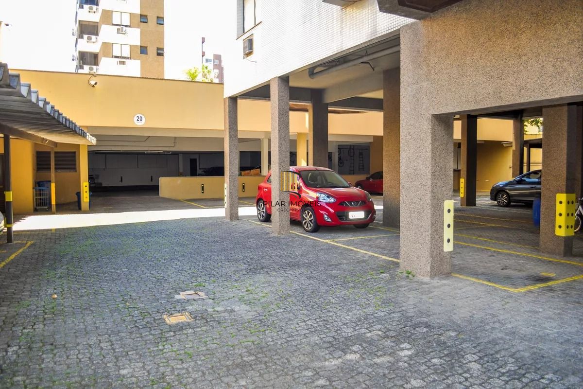 Apartamento com 3 Dormitórios, elevador vaga e 2 Sacadas no Menino Deus
