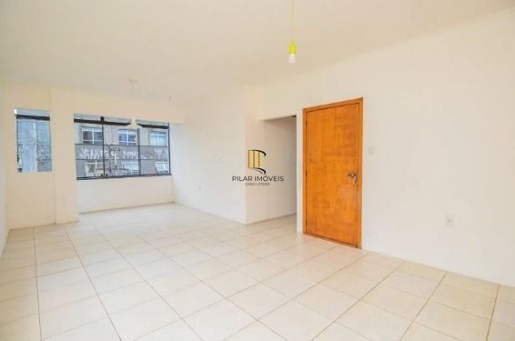 Apartamento com 3 quartos em prédio com elevador no Bairro Cidade Baixa
