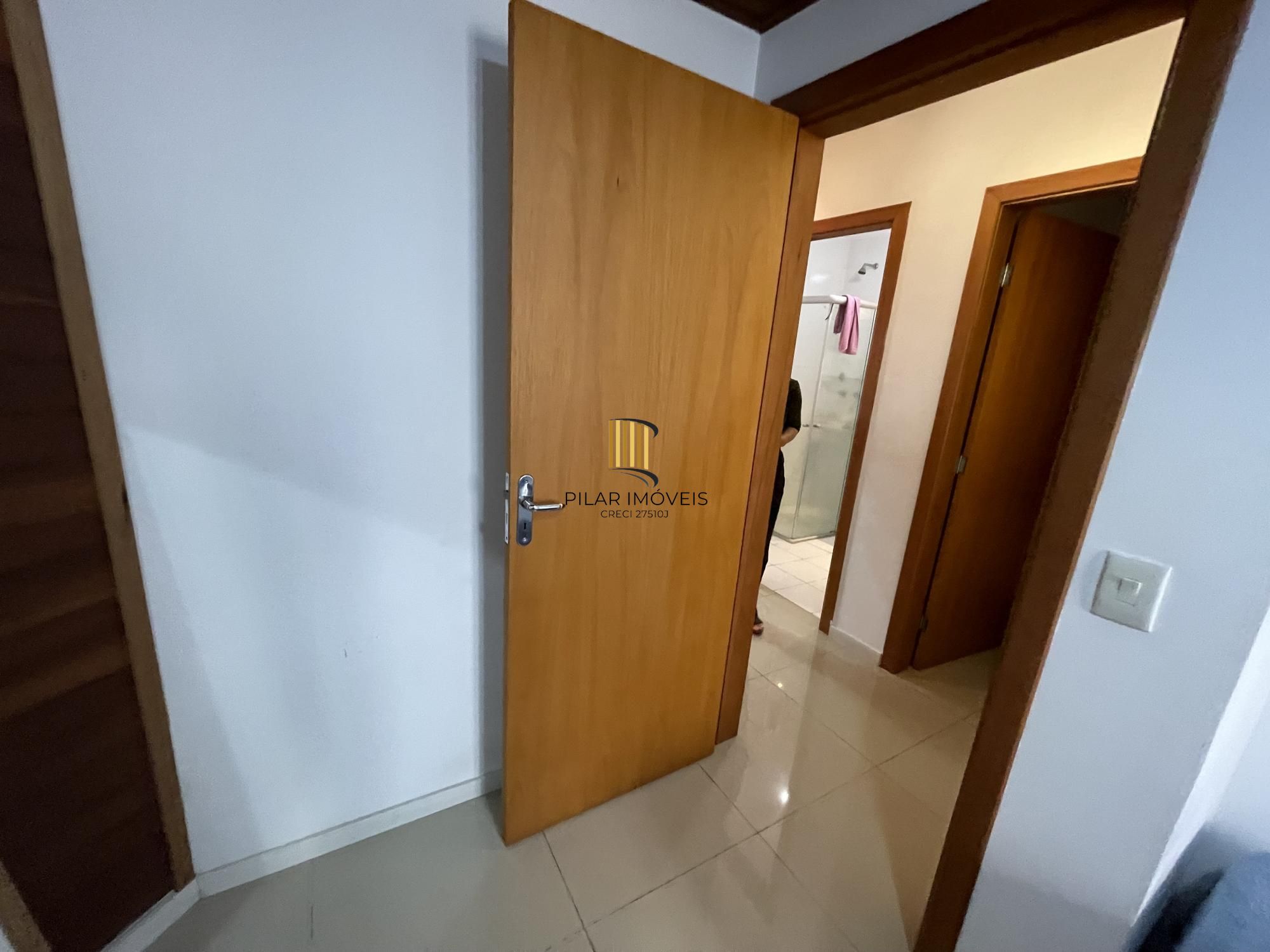 Casa Sobrado semi mobiliada com 3 dormitórios no Bairro Jardim Floresta
