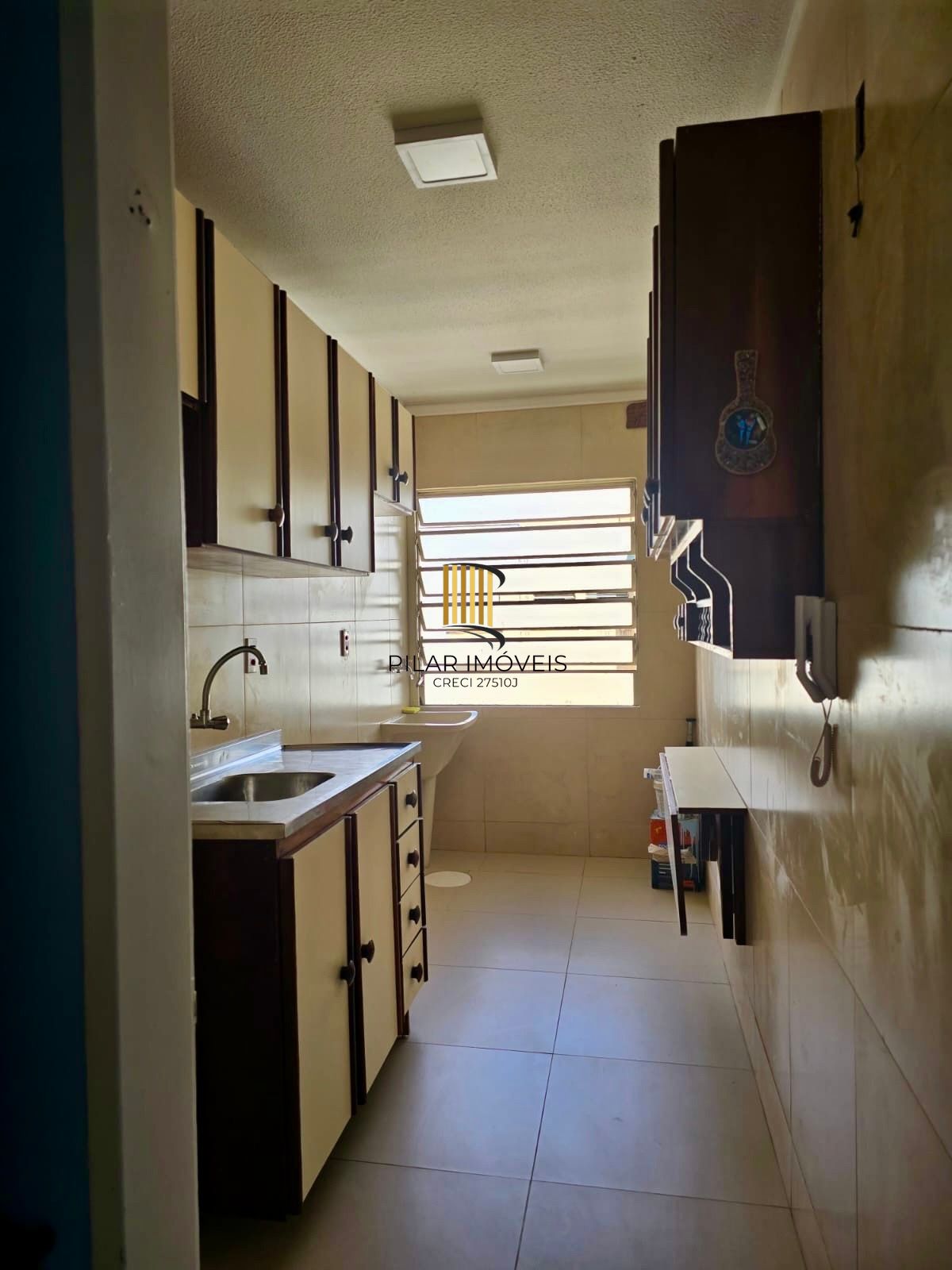 Apartamento de 2 dormitórios, 1 vaga, elevador no bairro Sarandi