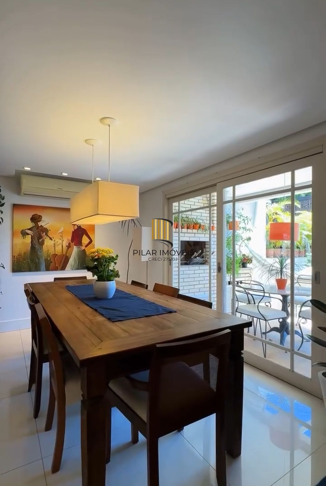 Casa em Condomínio com 3 quartos e 324m² à venda na  Rua João Caetano