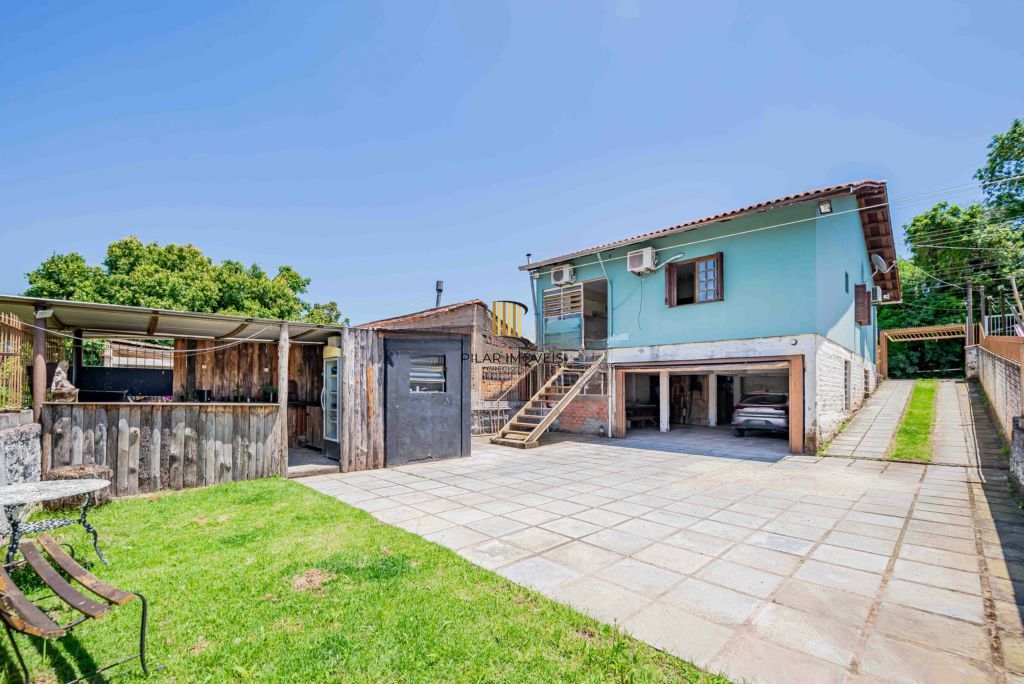 Casa com 3 quartos e 4 vagas à venda em Vila Nova