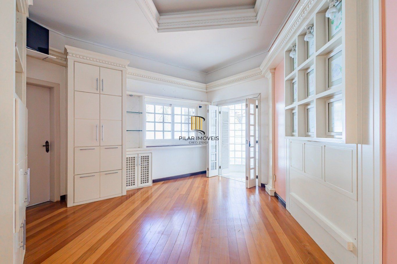 Casa com 3 dormitórios, 2 vagas de garagem no bairro Marechal Rondon em Canoas.