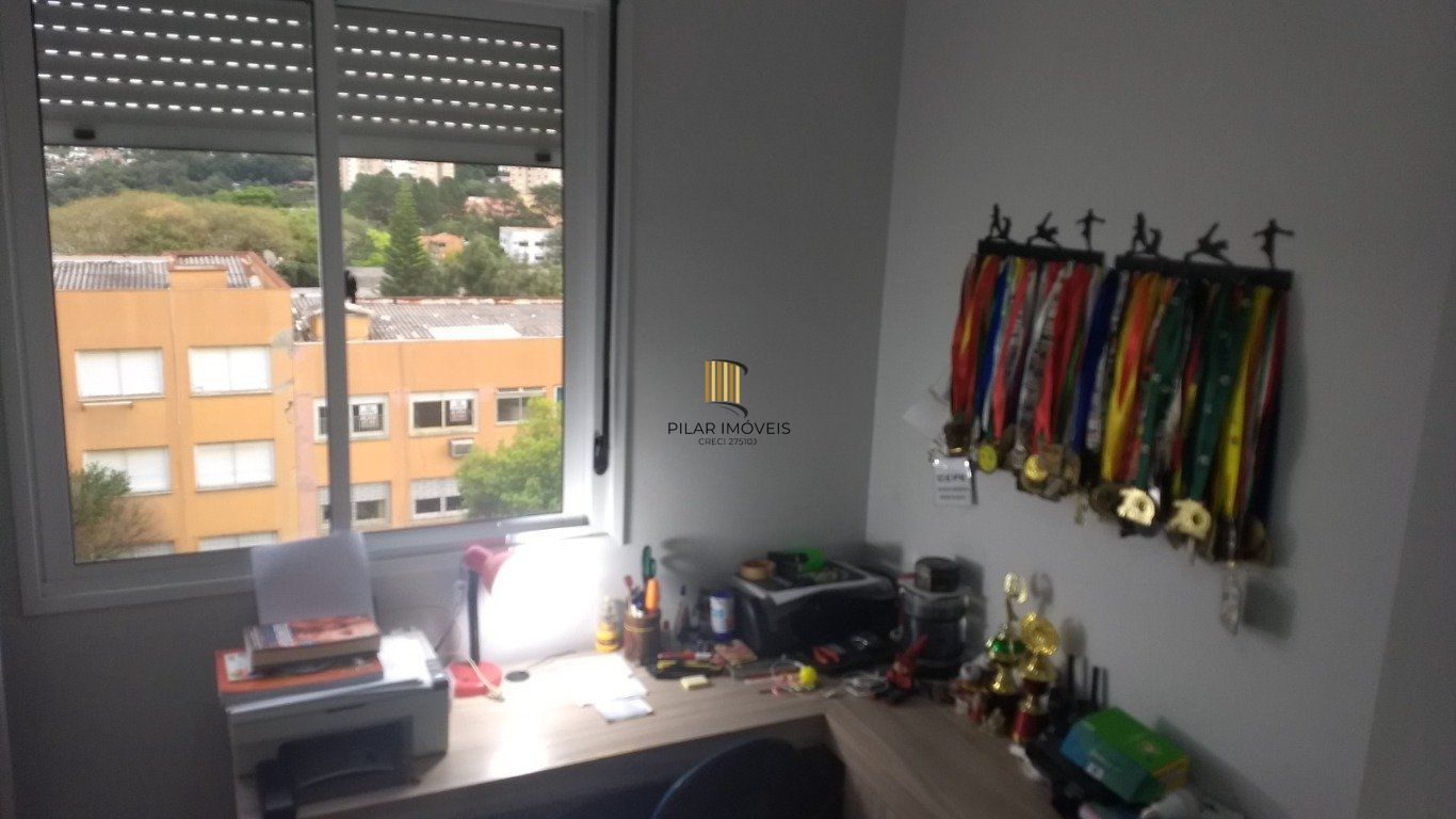 Apartamento com 3 quartos, vaga de garagem e elevador No Bairro Morro Santana