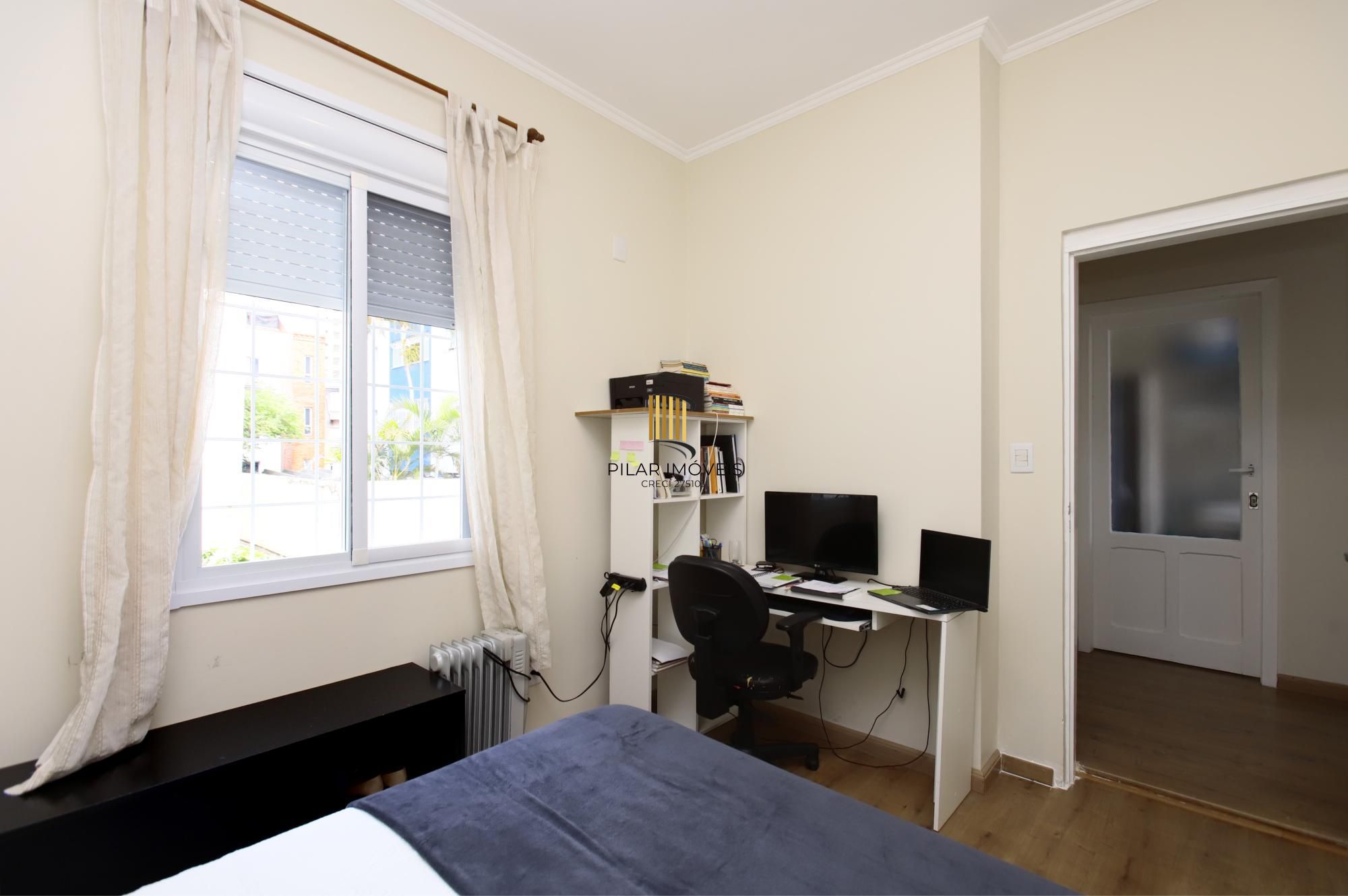 Casa de 4 quartos, 3 banheiros, 3 vagas no bairro Rio Branco