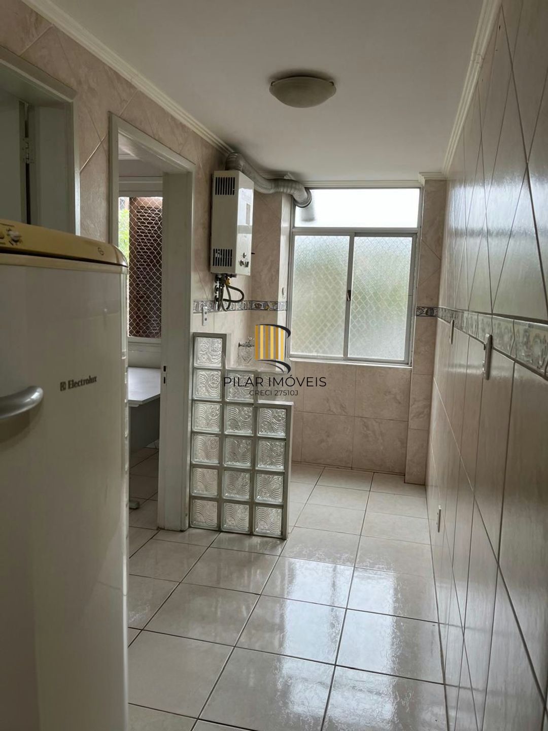 Apartamento de 2 dormitórios e 1 vaga de garagem em Canoas.