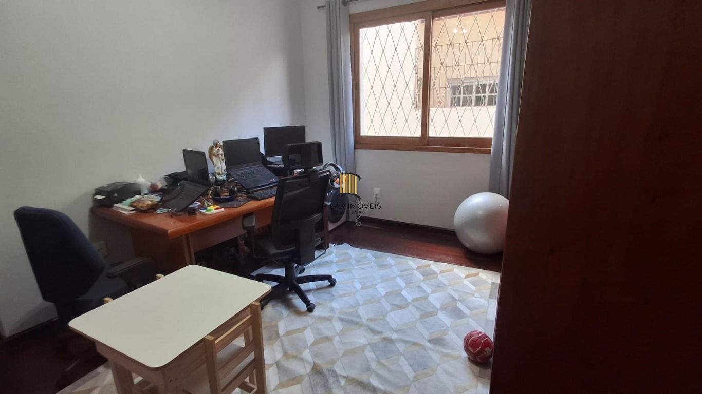 Apartamento de 2 dormitórios, sendo 1 suíte no bairro Menino Deus