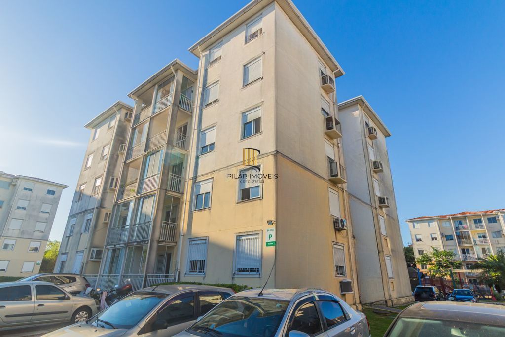 Apartamento com 2 dormitórios e 1 vaga de garagem no Bairro Humaitá