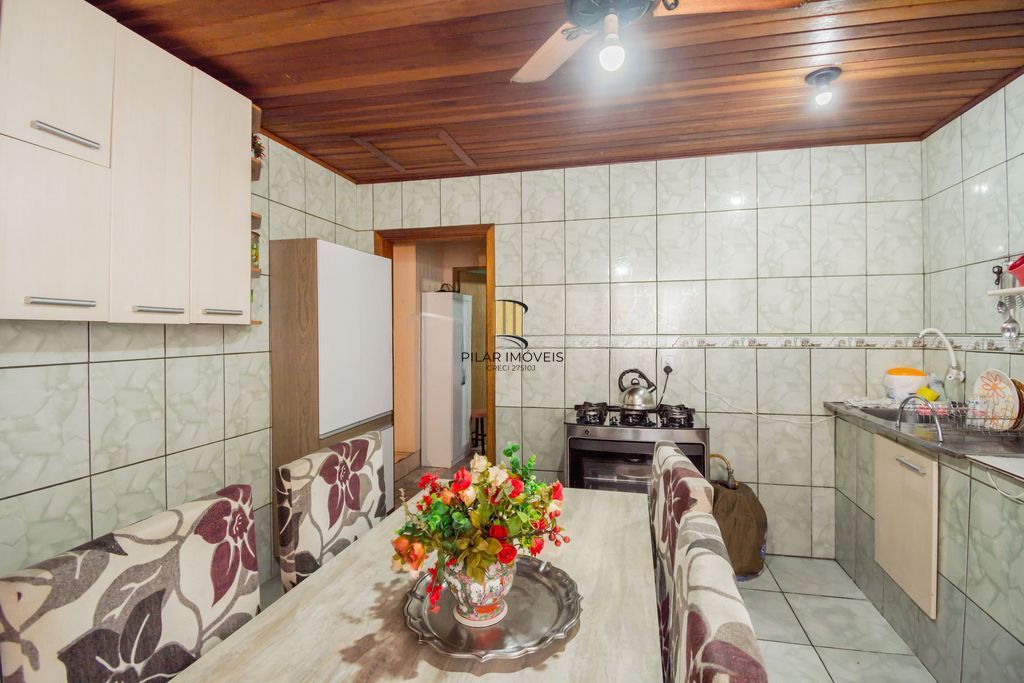 Casa com 4 Dorms e Terreno Amplo – bairro São João, 400m²