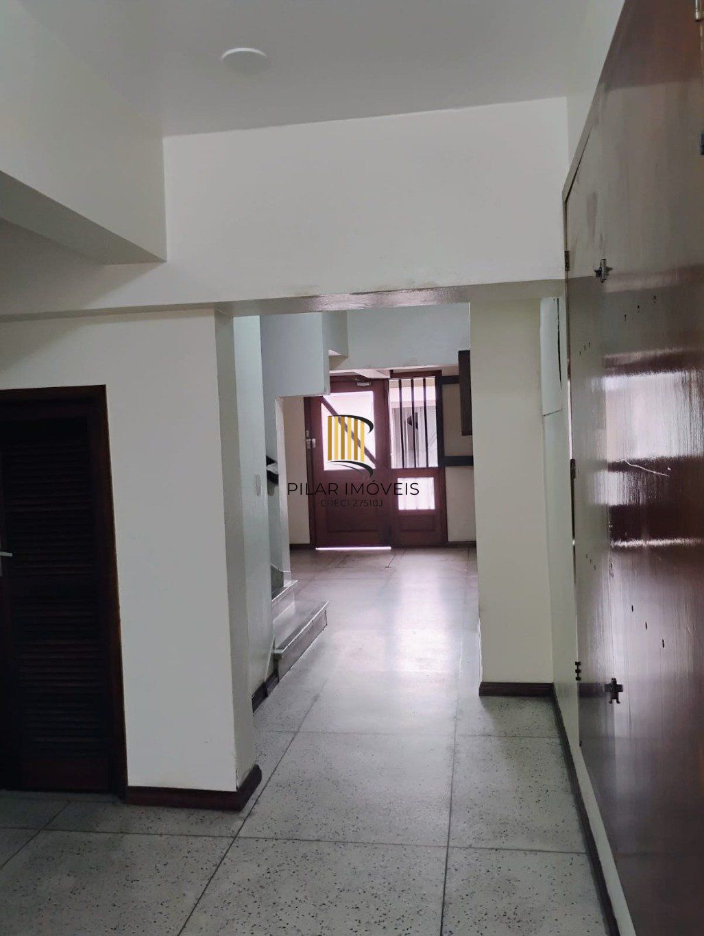 Apartamento com 3 quartos e 2 vagas de garagem no Bairro Jardim Itu/ Planalto.