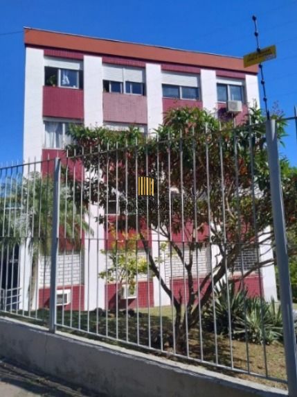 Apartamento de 2 dormitórios com 1 vaga de garagem no bairro Passo da Areia