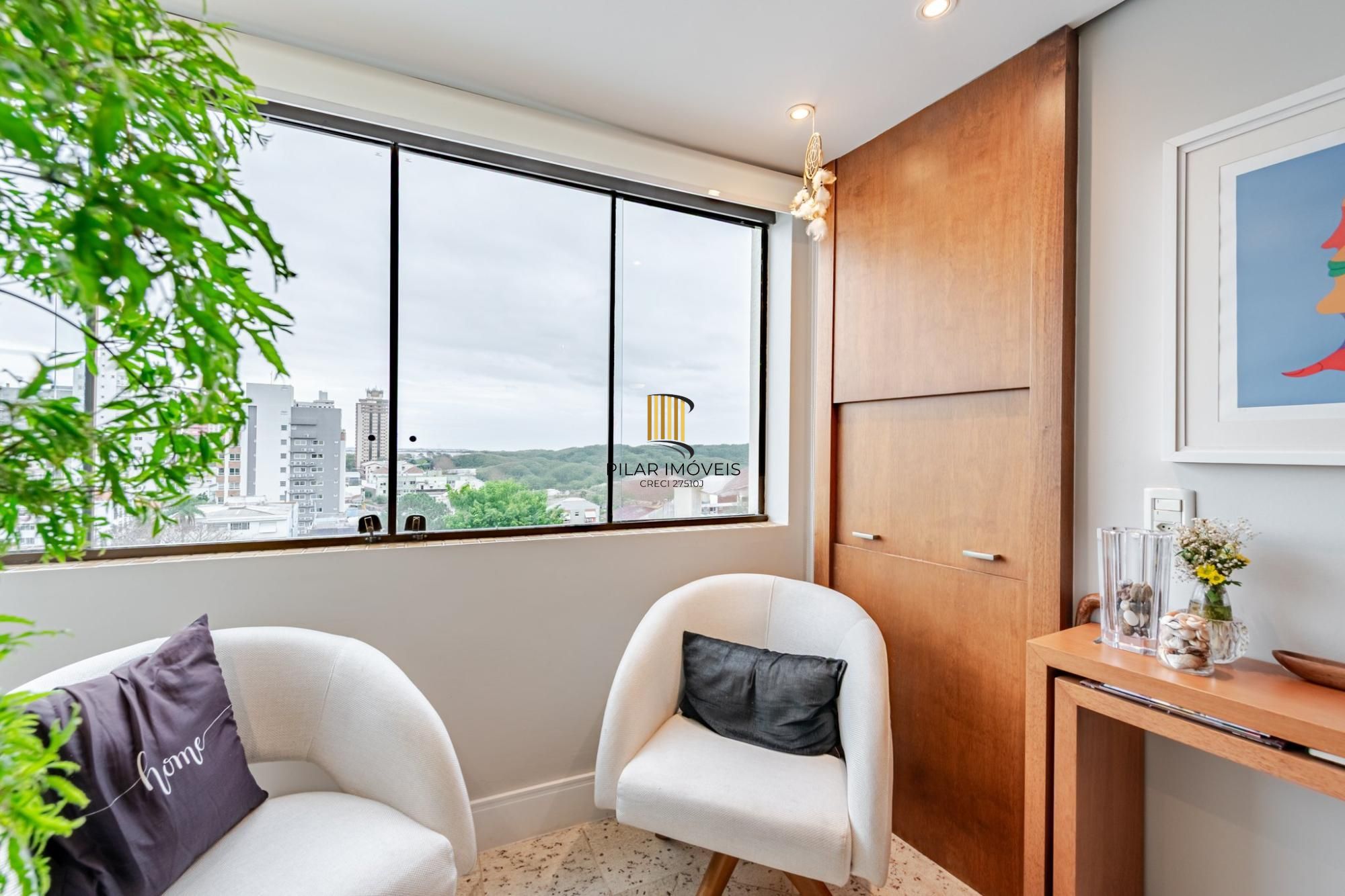 Apartamento de 3 dormitórios no bairro Menino Deus