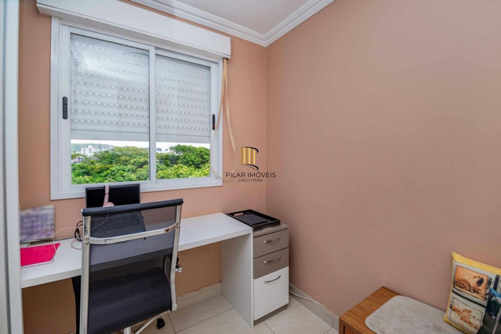 Apartamento semi mobiliado de 3 quartos, elevador, 1 vaga no bairro Cavalhada