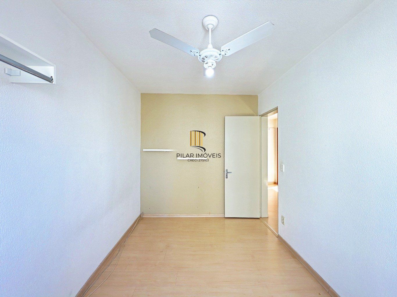 Apartamento com 2 quartos, vaga e elevador  no bairro Sarandi.