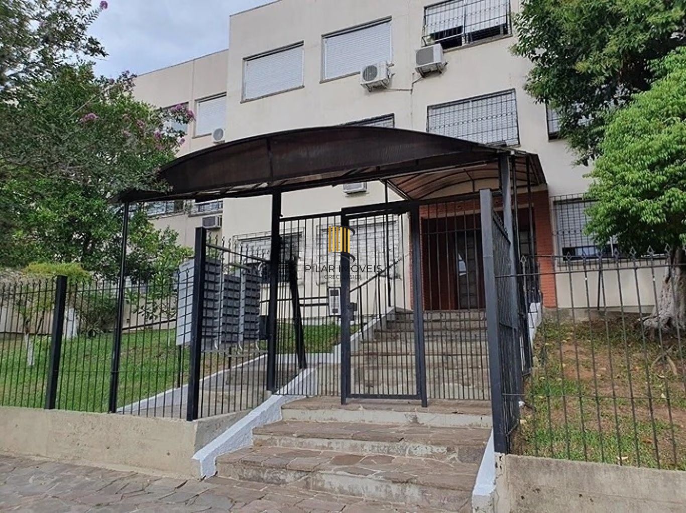 Apartamento de 3 dormitórios no Bairro Santana Porto Alegre.