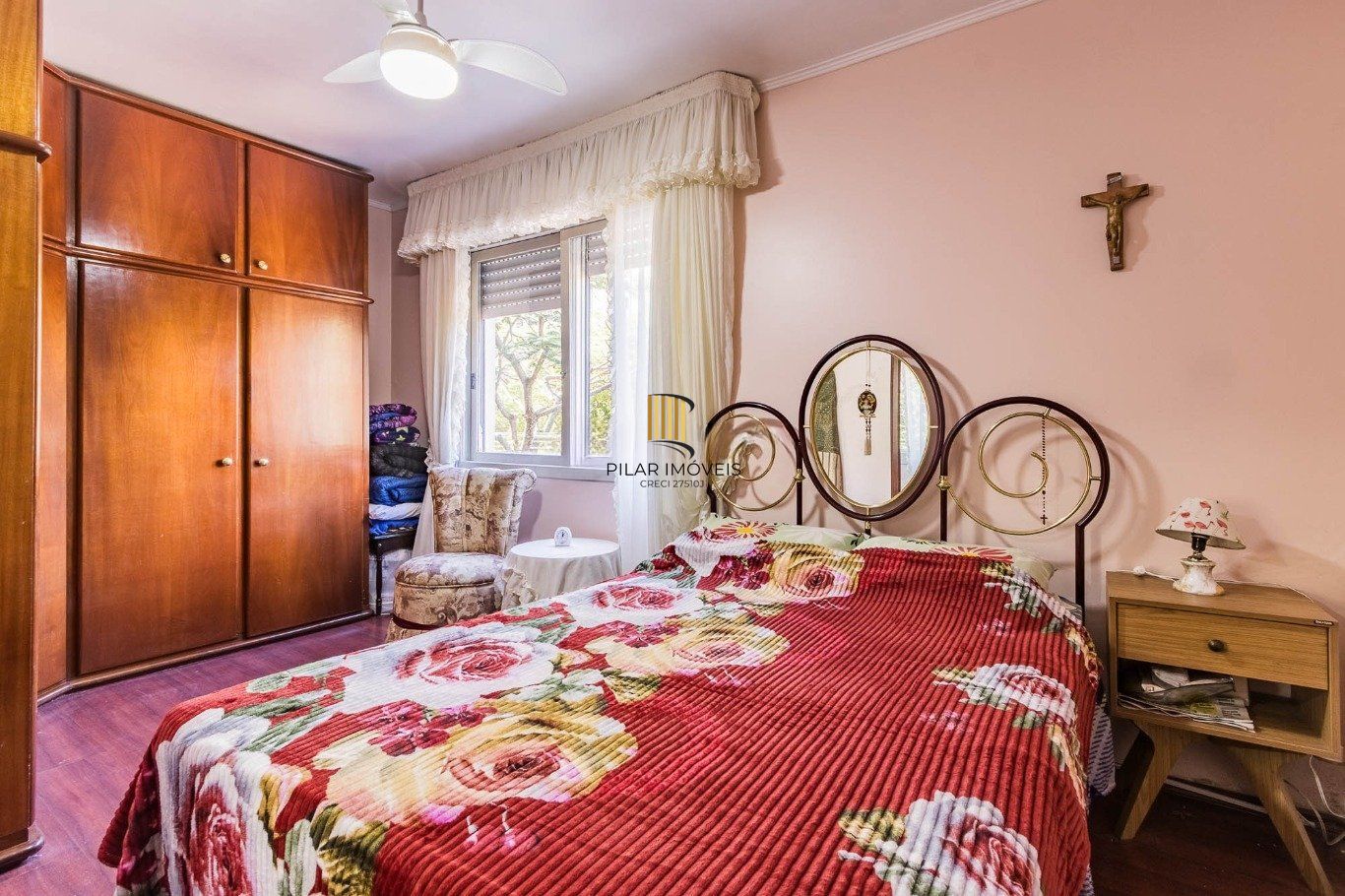 Apartamento 2 quartos, 1º andar, sol da manhã, vaga coberta