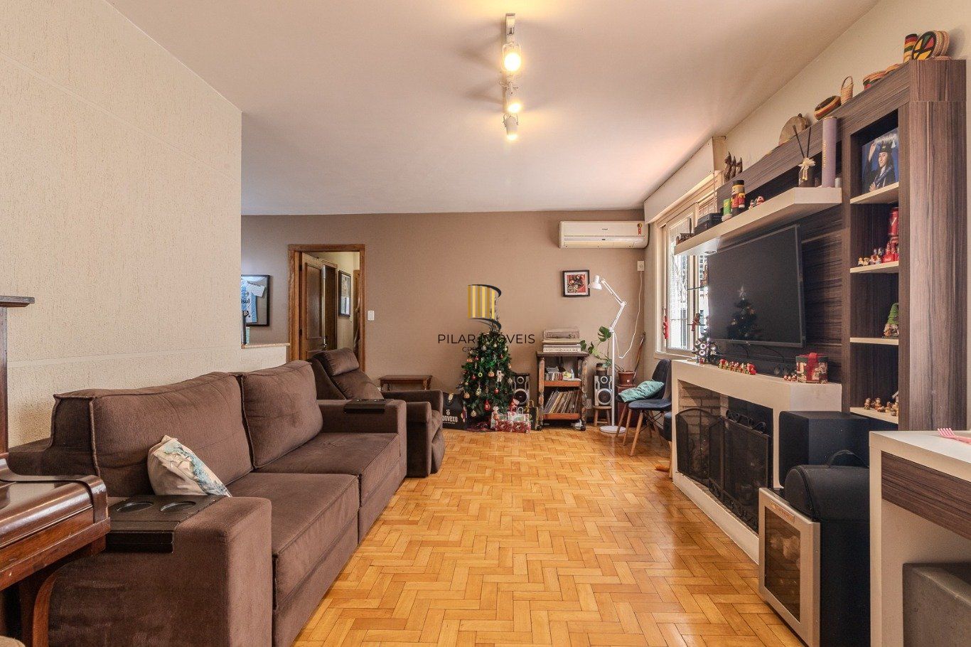 Apartamento de 3 dormitórios, 2 vagas no bairro Moinhos de Vento.