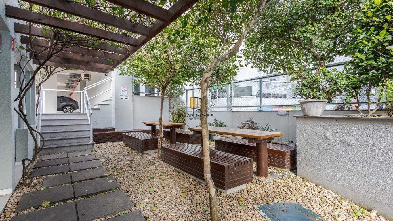 Apartamento de 2 quartos, elevador e 1 vaga de garagem em Canoas.