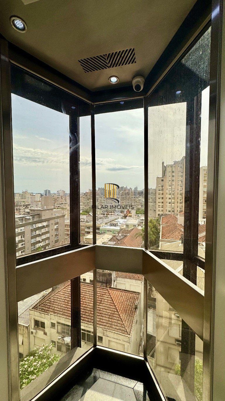 Apartamento de 1 quarto, sacada, 1 vaga, elevador no bairro Independência