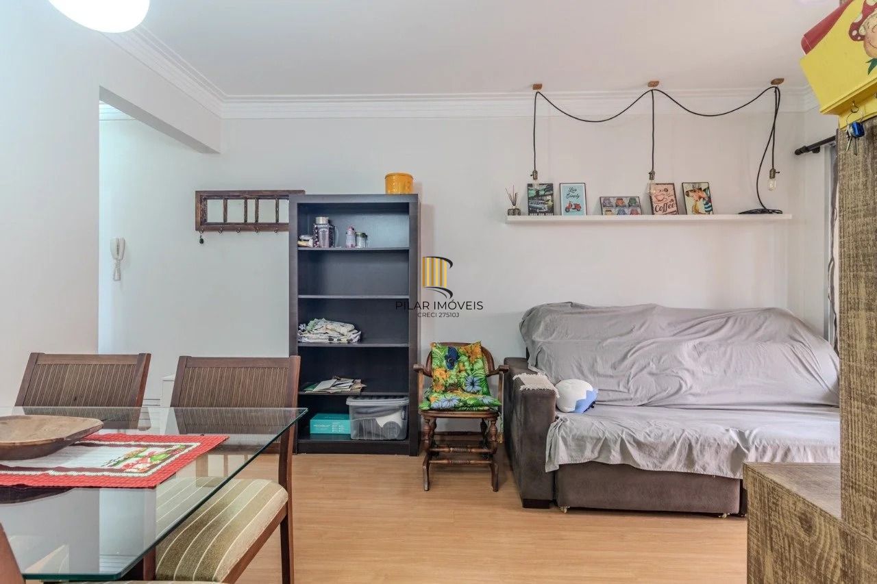 Apartamento 2 Dormitórios com 1 vaga coberta e elevador no Alto Petrópolis