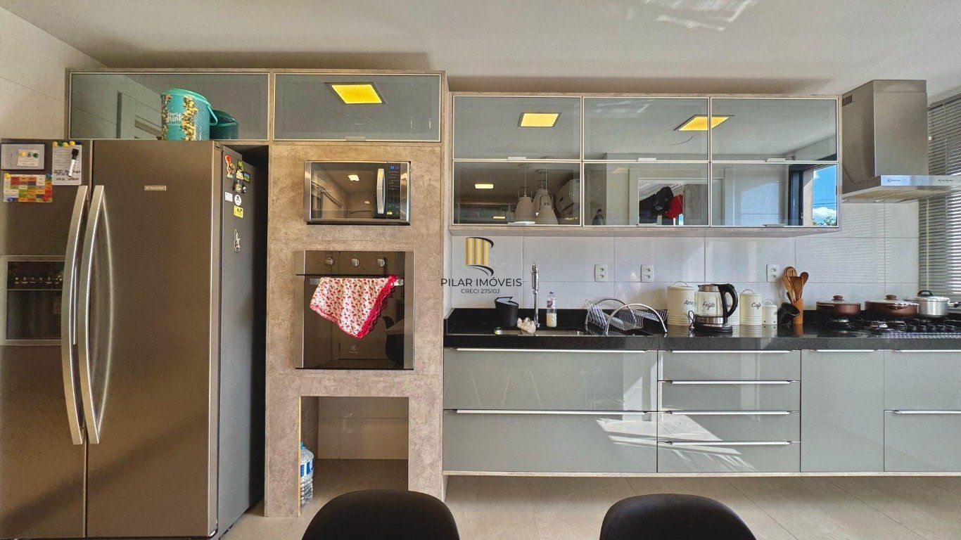 Apartamento semi mobiliado de 3 dormitórios no bairro Pedra Redonda