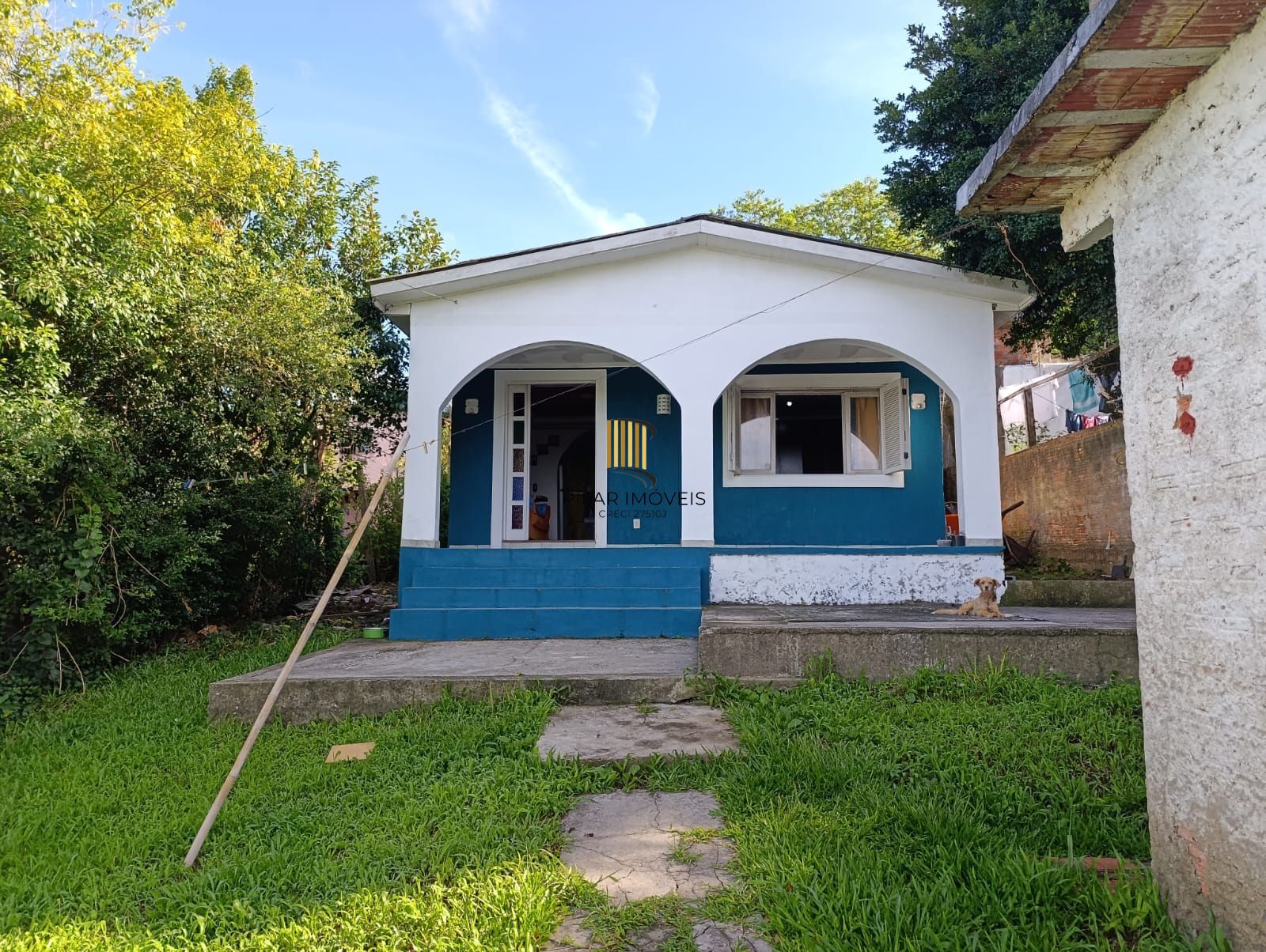 Casa de 2 quartos , pátio, 1 vaga no bairro Lomba do Pinheiro
