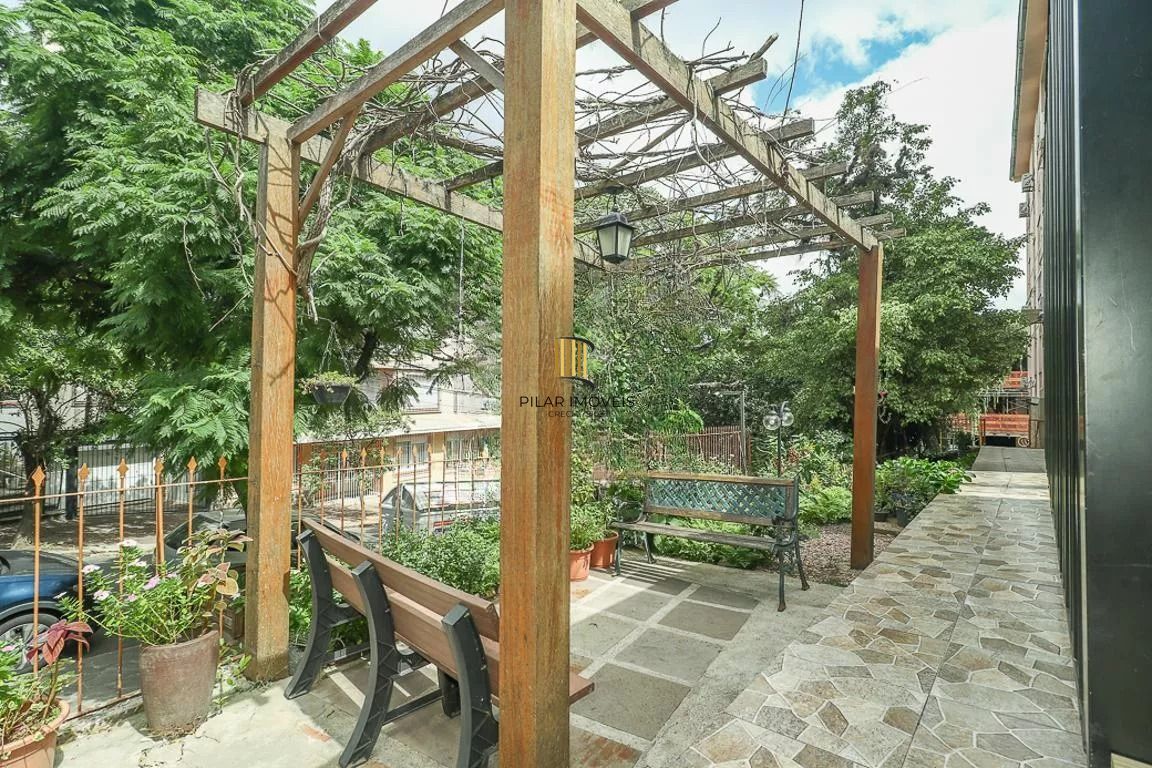 Apartamento com 3 quartos e 1 vaga à venda em Rio Branco, Porto Alegre.