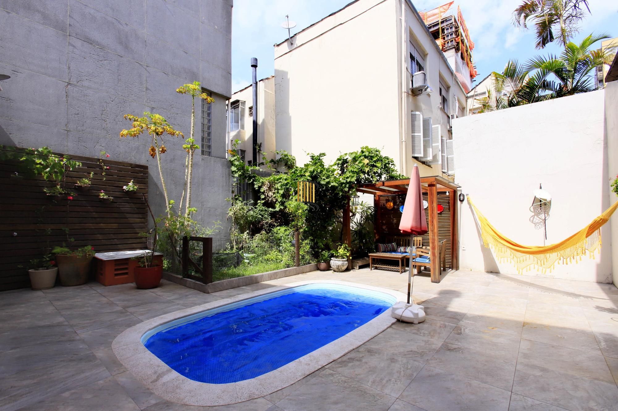 Casa de 4 quartos, 3 banheiros, 3 vagas no bairro Rio Branco