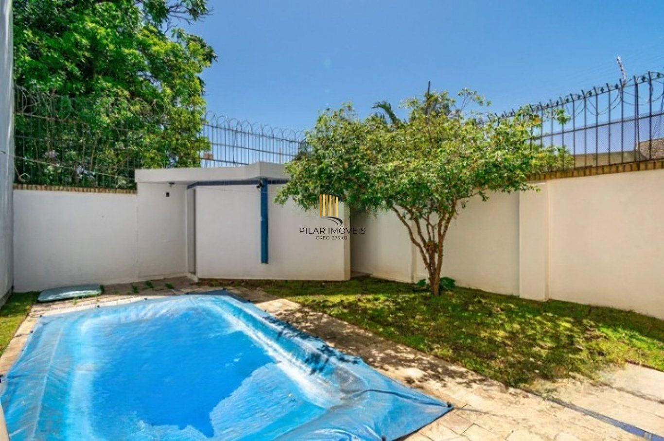 Casa com 3 quartos, 1 suíte, 2 vagas, e 234m² à venda no bairro Tristeza