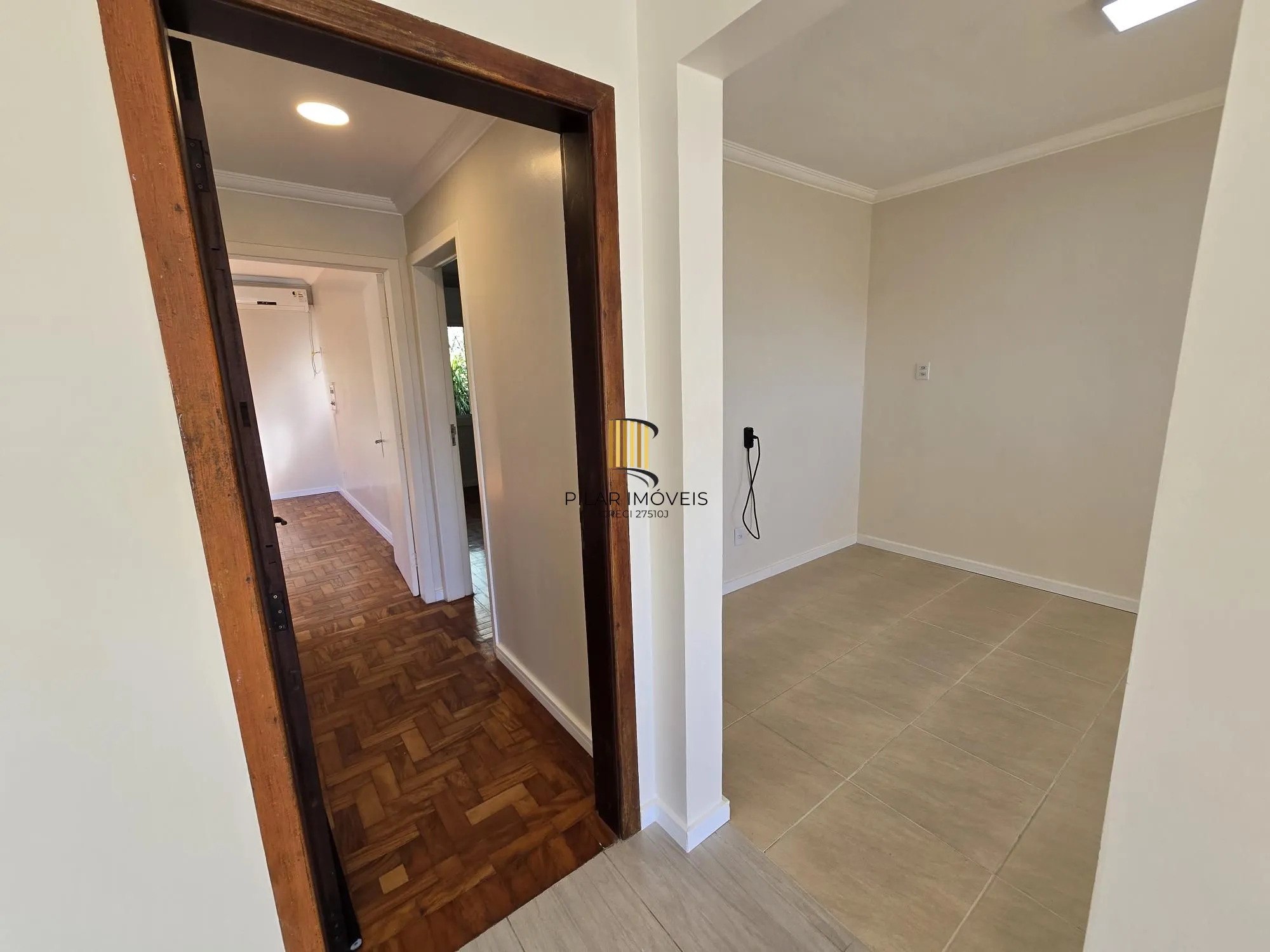 Casa 3 dormitórios, 1 suíte, 4 vagas 210 m² privativos no Belém Novo.