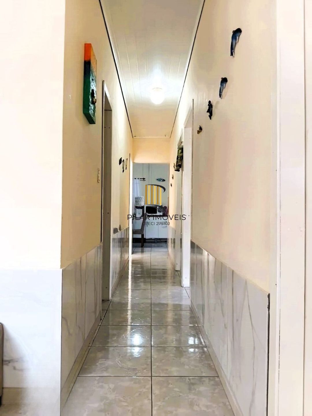 Casa de 3 dormitórios e 2 vagas de garagem em Canoas.