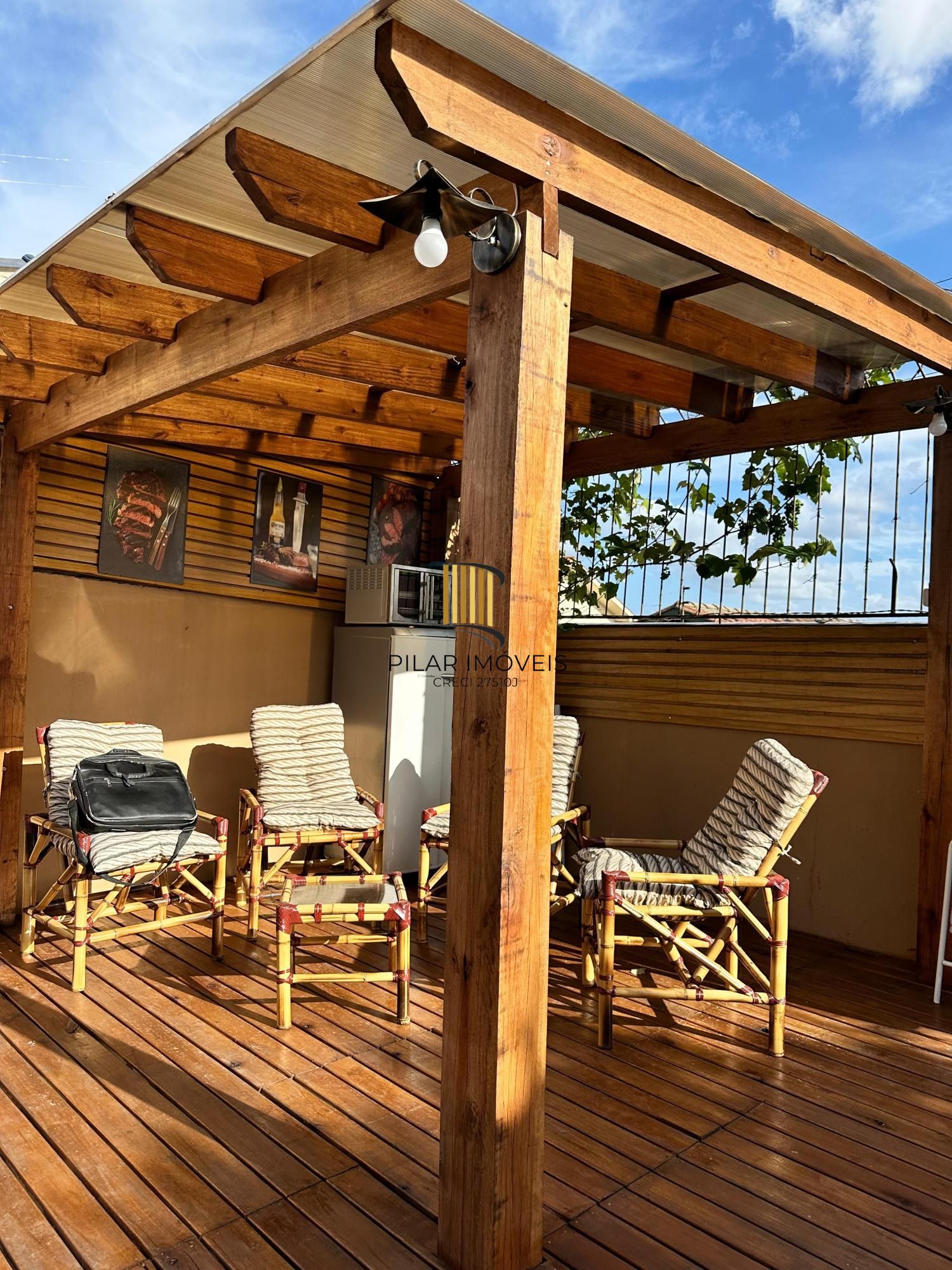 Casa com 3 quartos e 220m² à venda em Parque Santa Fé, Porto Alegre.